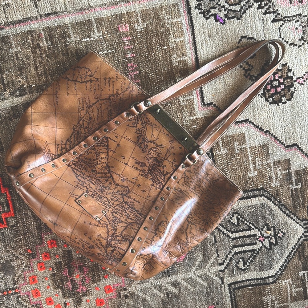 Large Patricia Nash world purse, excellent condition